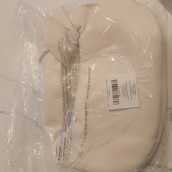 Brand new never used Melie Bianco handbag. - Picture 4 of 5